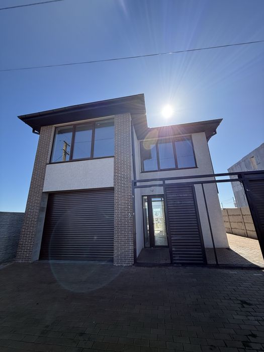 Без комиссии! Дом, Червоный Хутор. 170 м2, участок, гараж