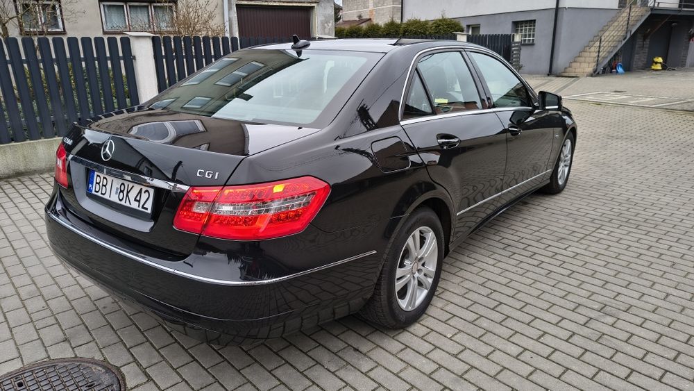 Mercedes E-klasa, E200 benzyna, Avantgarde, automat, 2xkola,