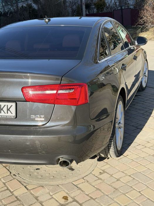 Audi Quattro 2012 рік