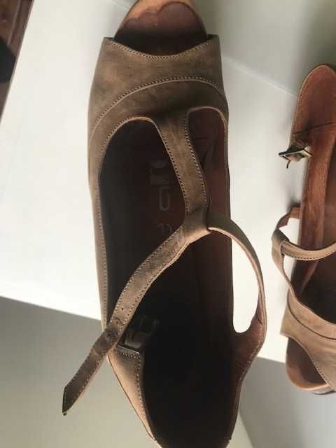 Sandálias pele salto alto DYSFL Dysfuncional shoes muito comodas 40