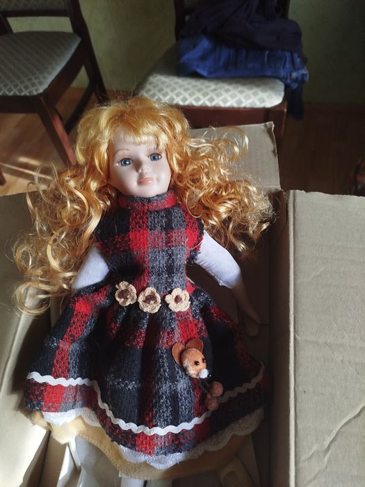 Лялька дівчина для дітей