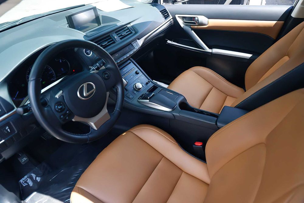 Lexus CT 200h      2017