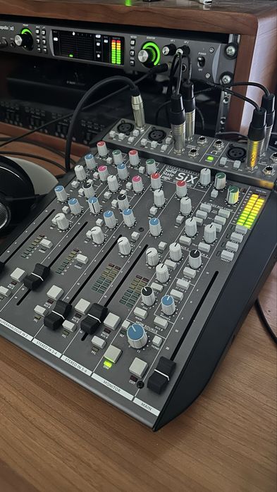 SSL Six - mikser analogowy