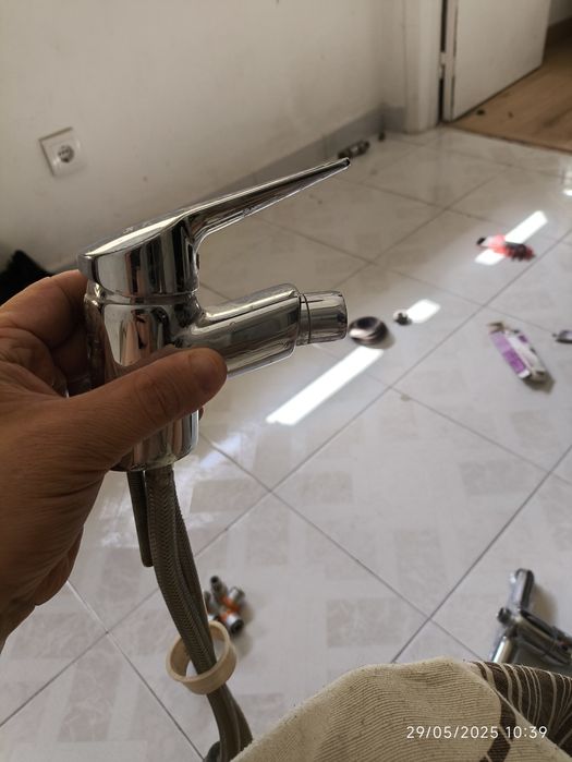 Torneira lavatório bidé pesada como nova Sanitana