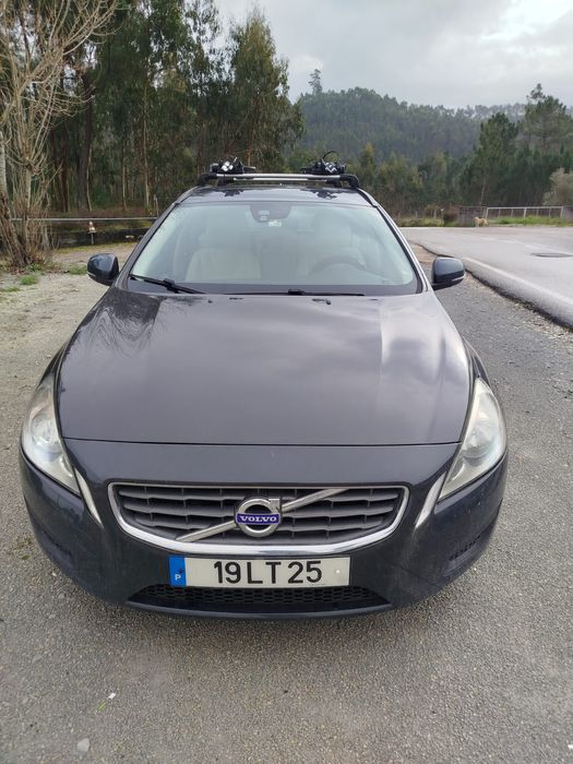Volvo V60 Momentum 2.0 
1984 cilindrada

302.000 km, com a