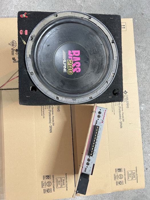 Subwoofer e amplificador