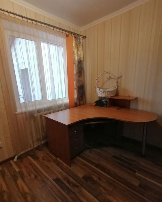 Здам кімнату для проживання дівчини. Басів кут.