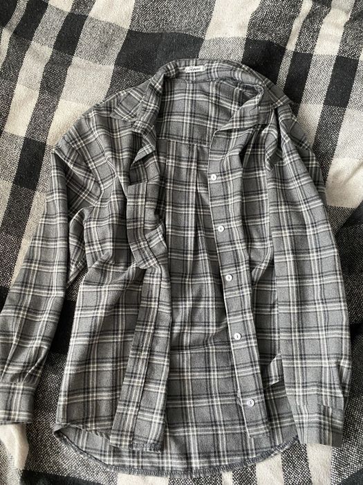 Жіноча сорочка в клітинку