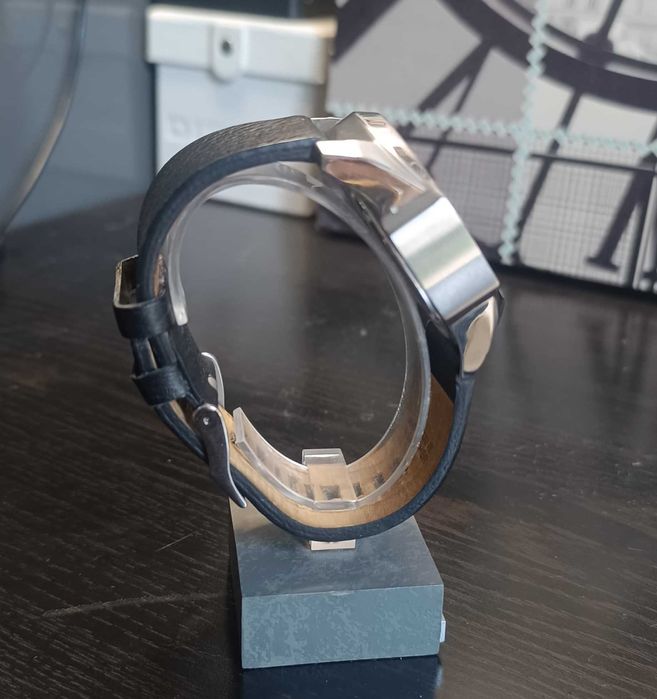 Relógio Diesel Mega Chief edição especial e rara World Time - Dz4320.