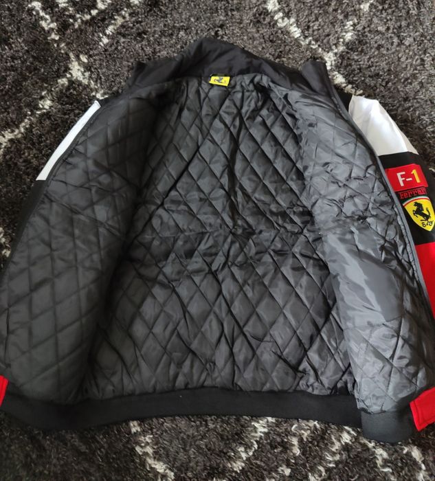 Kurtka Ferrari F1 czarno-biało-czerwona L nowa