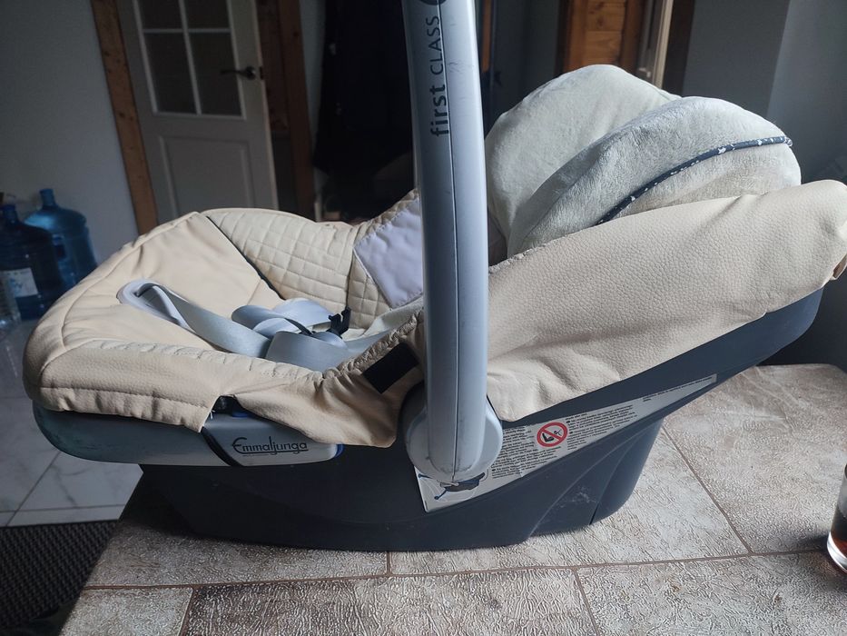 Продам автокрісло (автолюльку)