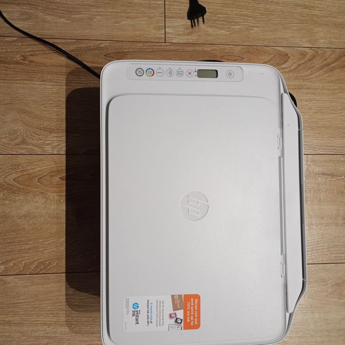 Drukarka HP 2710e używana nowe założone tusze  gratis papier