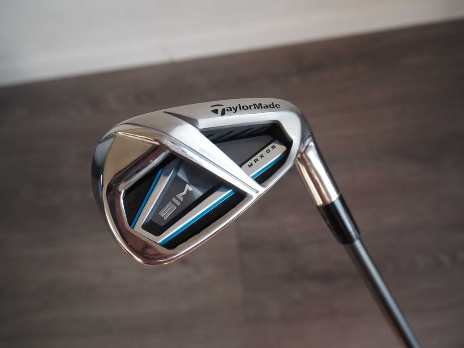 Kij do golfa TaylorMade SIM MAX OS Iron 7 Idealny na pierwszy kij