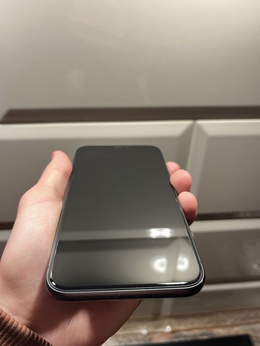 Айфон 11 64 гб.