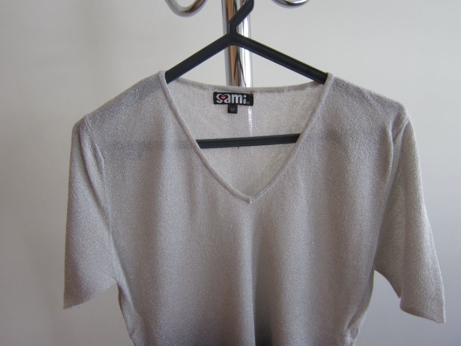 Blusa de Senhora com decote em bico de manga curta Cinzenta com 2 tons