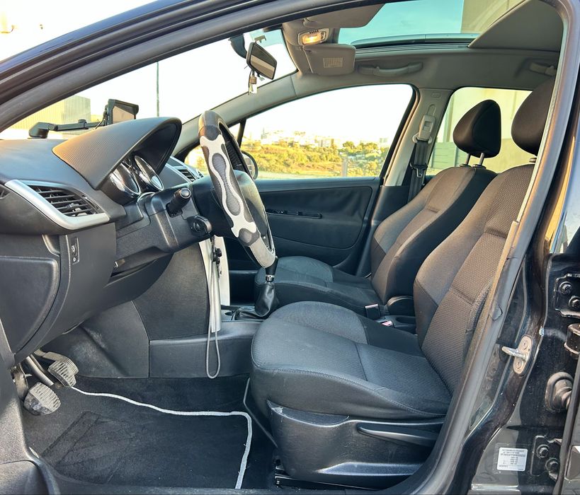 Peugeot 207 SW Sportium 1.4 VTI 2011