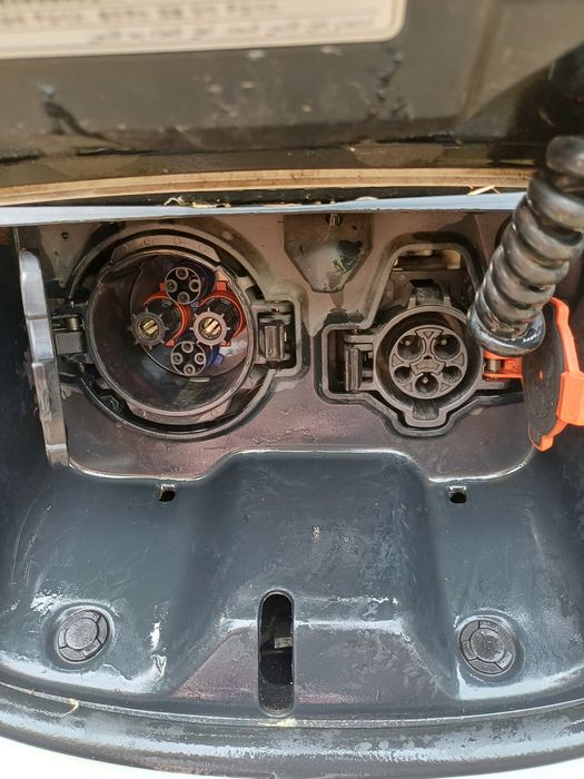 Продам Nissan Leaf