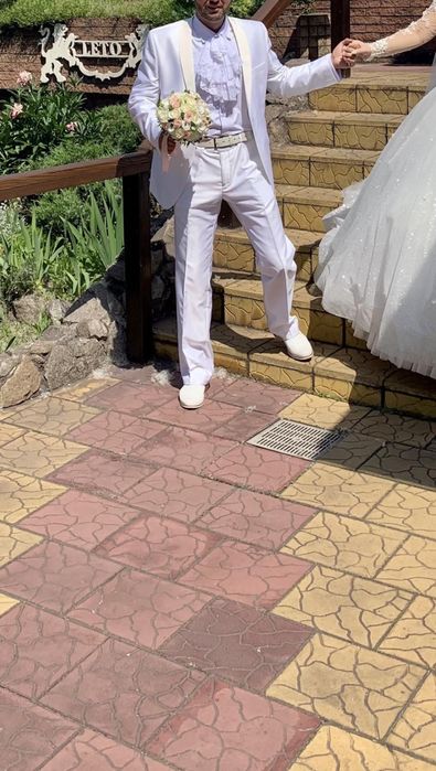 Мужской торжественный костюм 52 размера