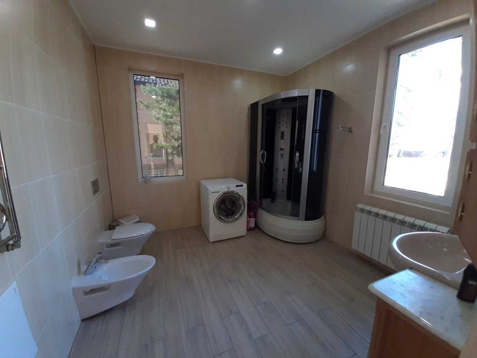 Хотянівка. Будинок 360 кв. Оренда на 1-3 місяці. Генератор. Без %.