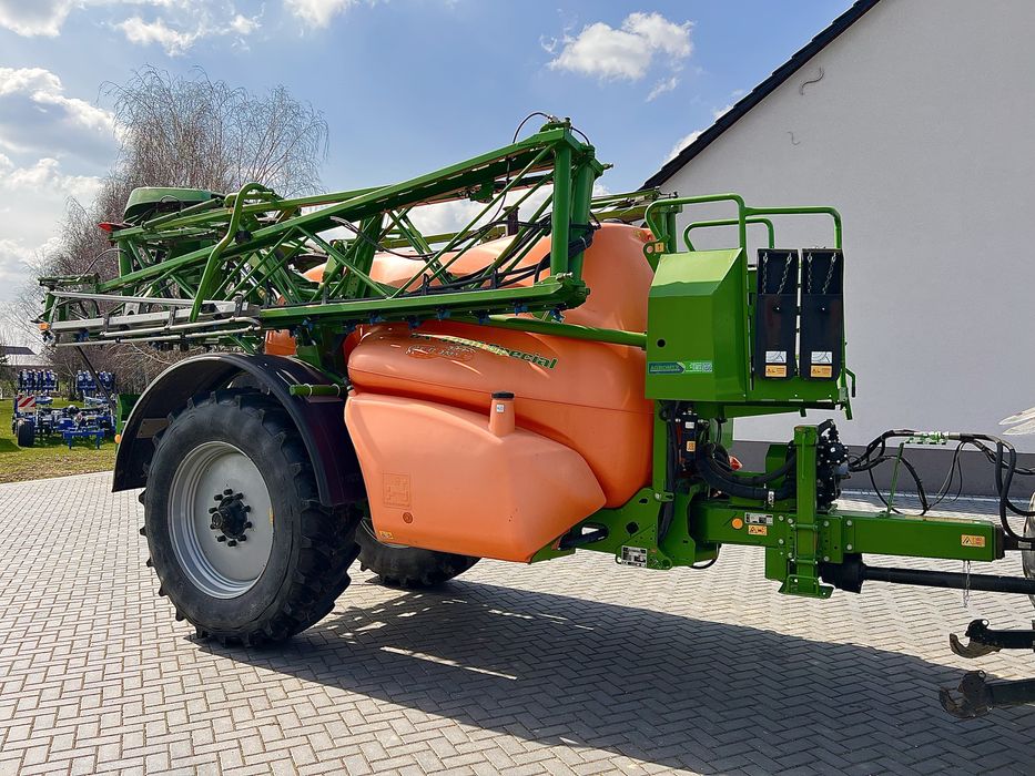 Opryskiwacz Amazone UX 4200 Specjal 24 m, 2015 r. 140.000 netto