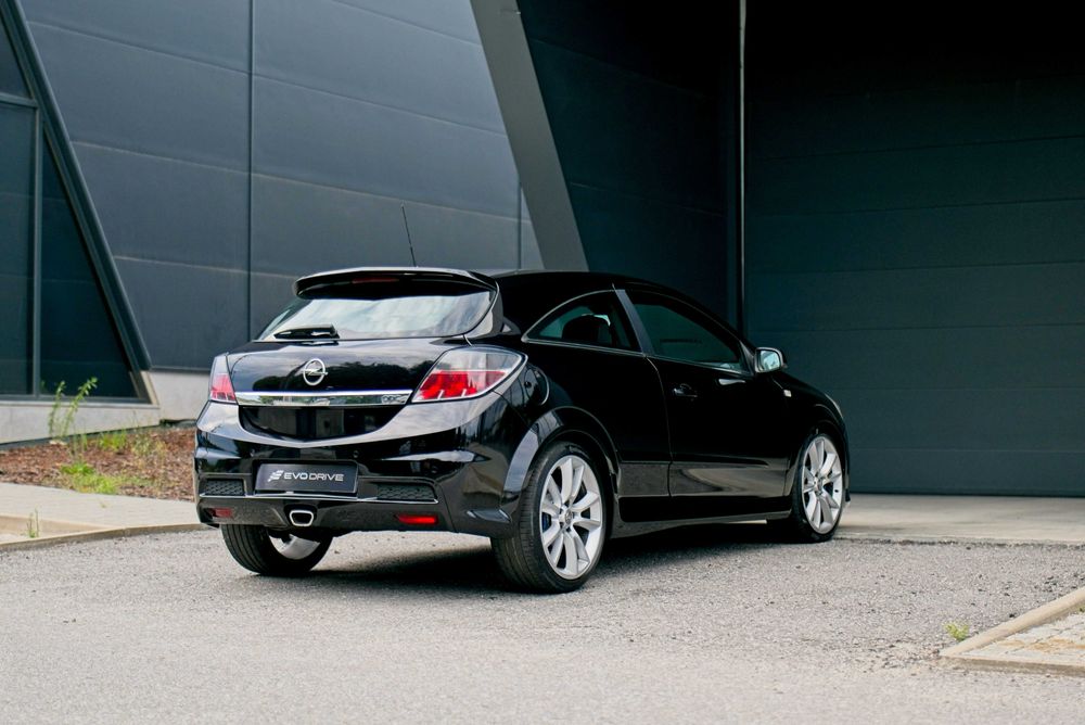 Opel Astra H OPC 2.0 Turbo 240cv