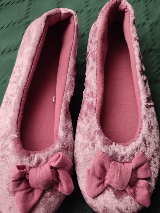 Kapcie aksamitne różowe 37