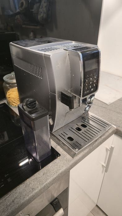 Ekspres Ciśnieniowy Delonghi Dinamica