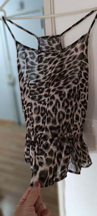 Top tecido transparente tamanho S. Usado. Estampado.