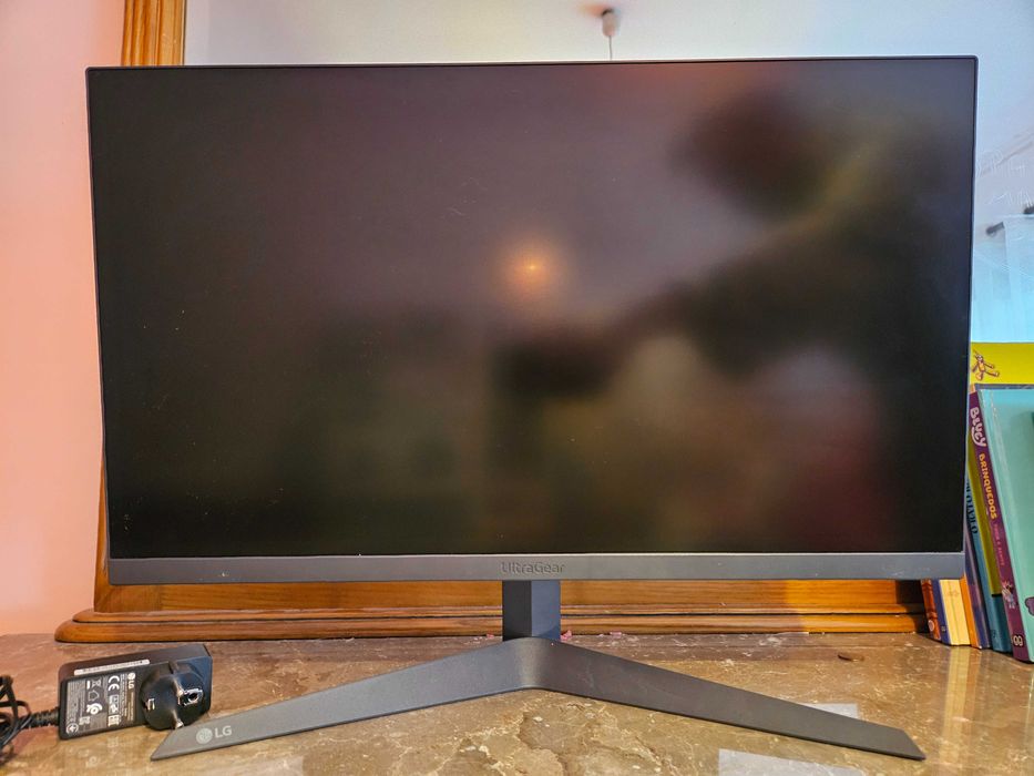 Monitor Gaming LG Ultragear 24'' FHD 180Hz FreeSync