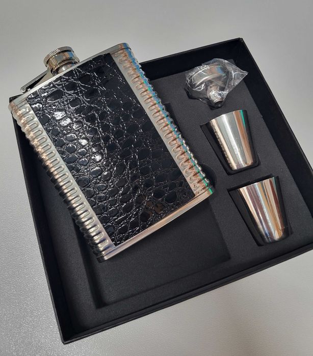 Flask set: flask, 2 beakers and funnel64586097485826121