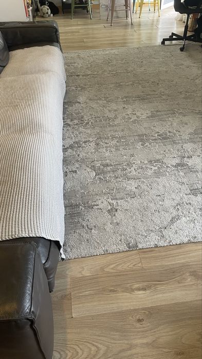 Vende- se sofa de couro + tapete 300x250 URGENTE