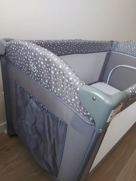 Łóżeczko turystyczne/kojec/ 2 poziomy z przewijakiem, daszkiem,materac