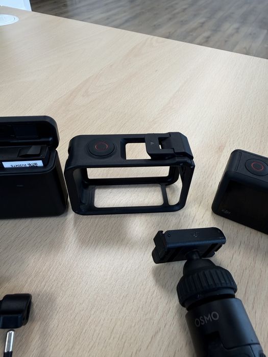 Dji Action 4 muito boa muitos acessorios