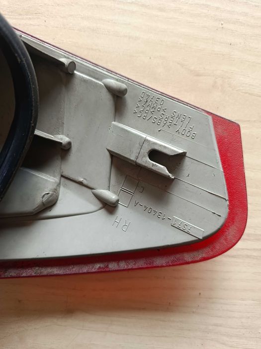 Lampa Prawy Tył Ford Mondeo MK4 HB