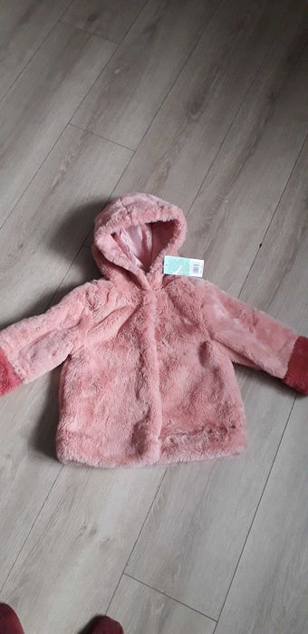 Шубка для дівчинки.