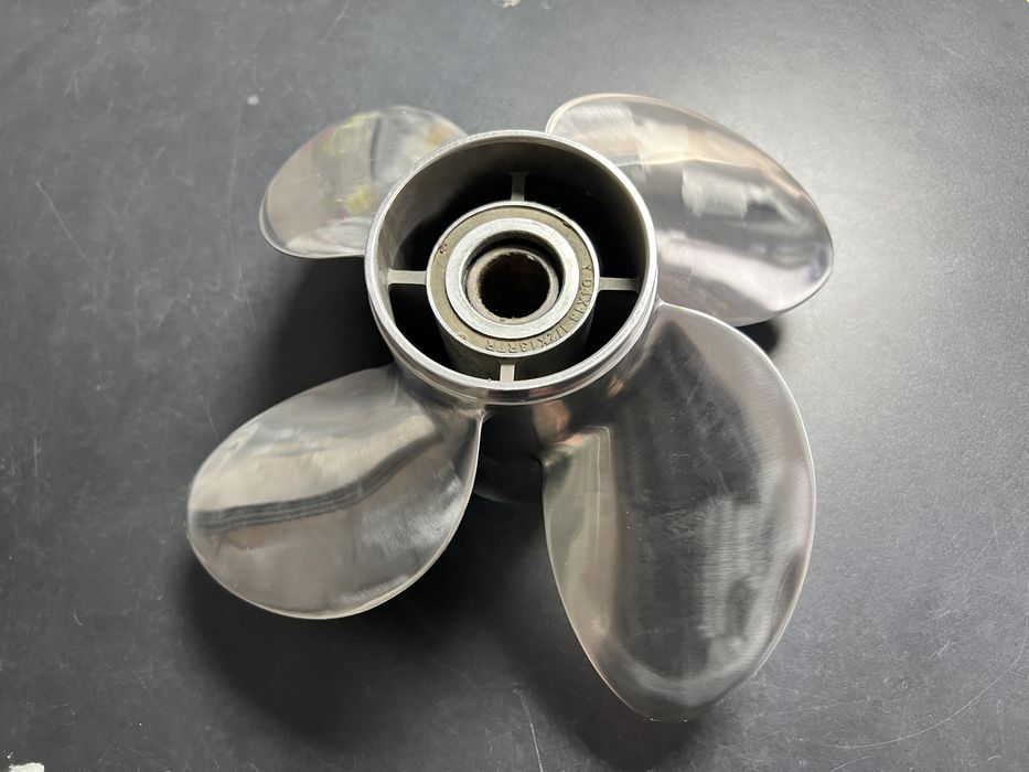 Solas Nierdzewna Śruba Napędowa 13-1/2 x 13 silnik zaburtowy yamaha