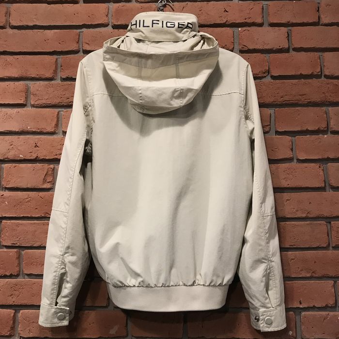 Kurtka TH Tommy Hilfiger jasna beżowa z kapturem chowanym ecru logo