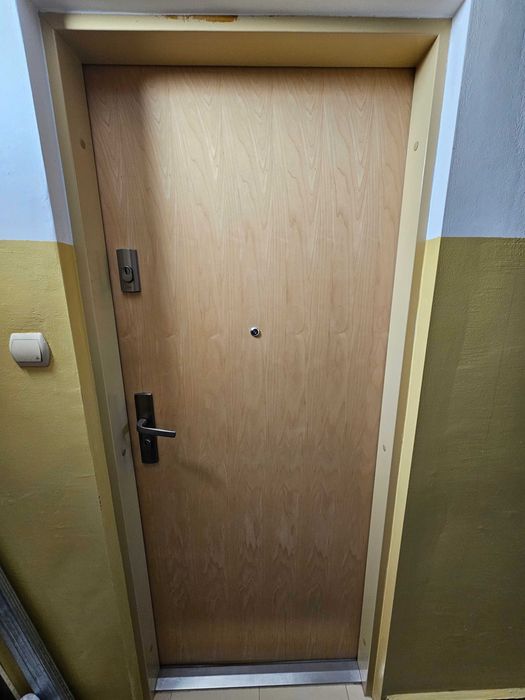 Drzwi wewnetrzne pokojowe i wejsciowe