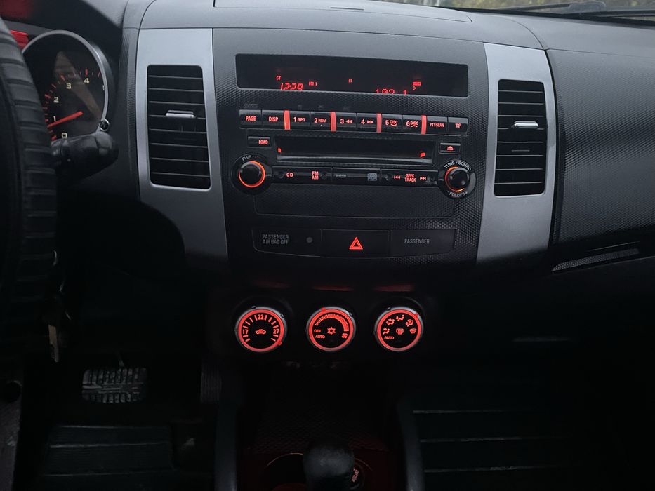 Mitsubishi Outlander XL