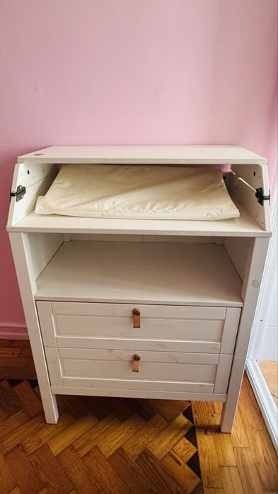 Cômoda com trocador IKEA