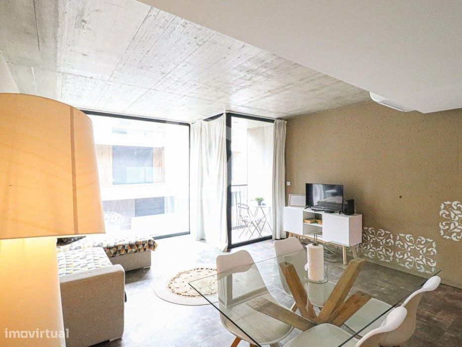 Apartamento T1 com Varanda - Com excelentes acessos | Aveiro — Glória E Vera Cruz, Aveiro