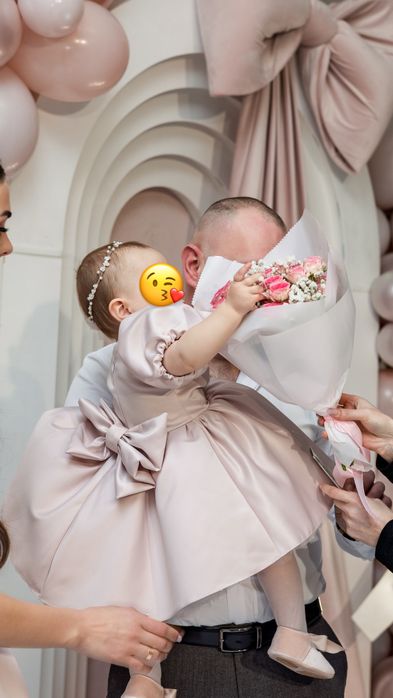 Продам фемелі лук,парні сукні святкові сукні сукня на рік