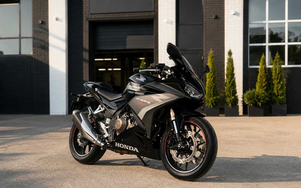 Honda CBR400R, 2022 рік, ABS