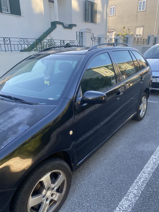 Carro de marca skoda fabia