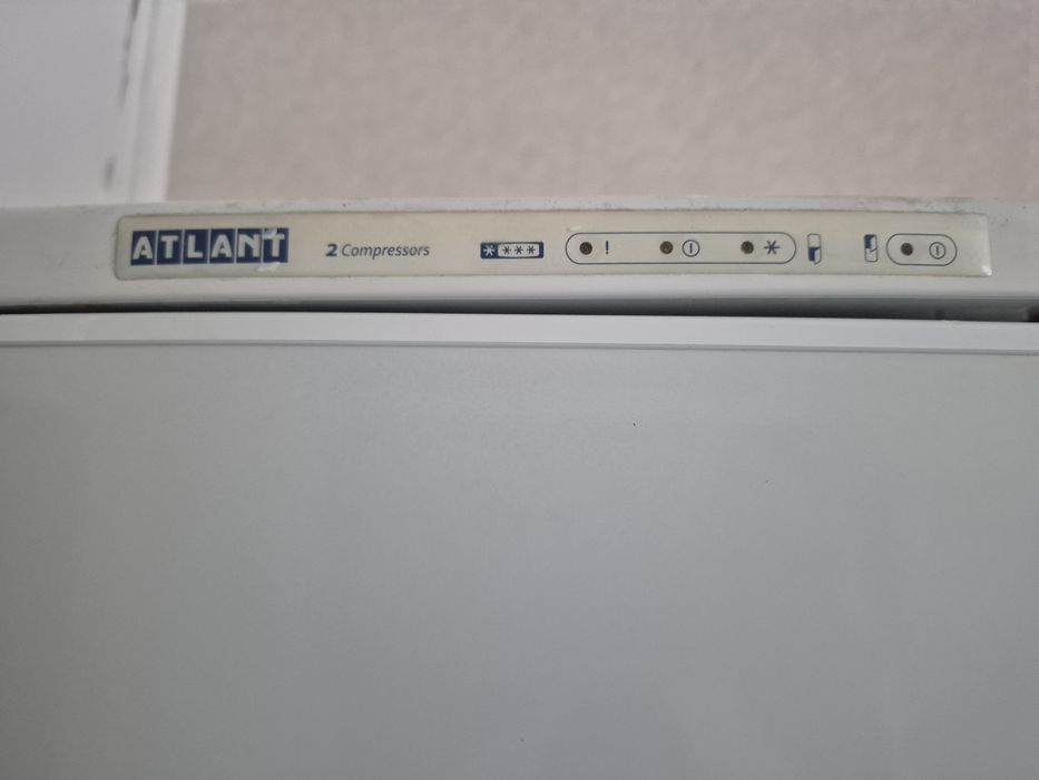Холодильник атлант 2 компресора на запчасти или под восстановление