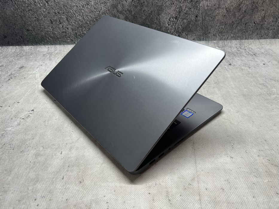 Asus / i5 7200 3.1GHz / 8GB DDR4/ 256SSD/  GTX 950 2GB/ 15.6 FHD/ W11