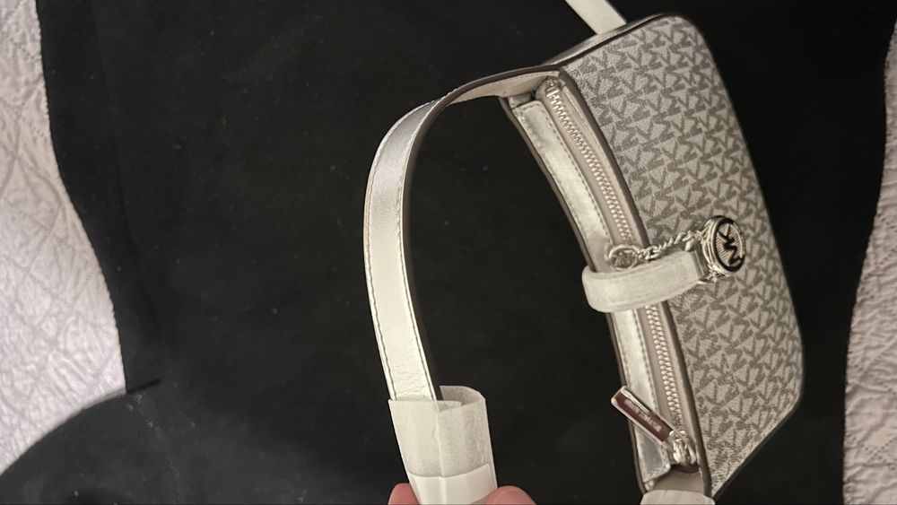 Bolsa Michael Kors como nova