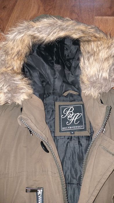 Зимняя теплая фирменная куртка б.у.