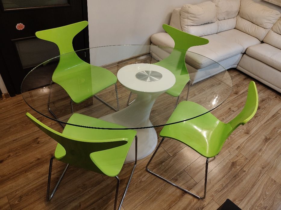 Stół szklany do jadalni salonu owalny