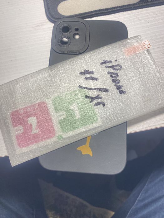 Продам айфон 11/64 Red